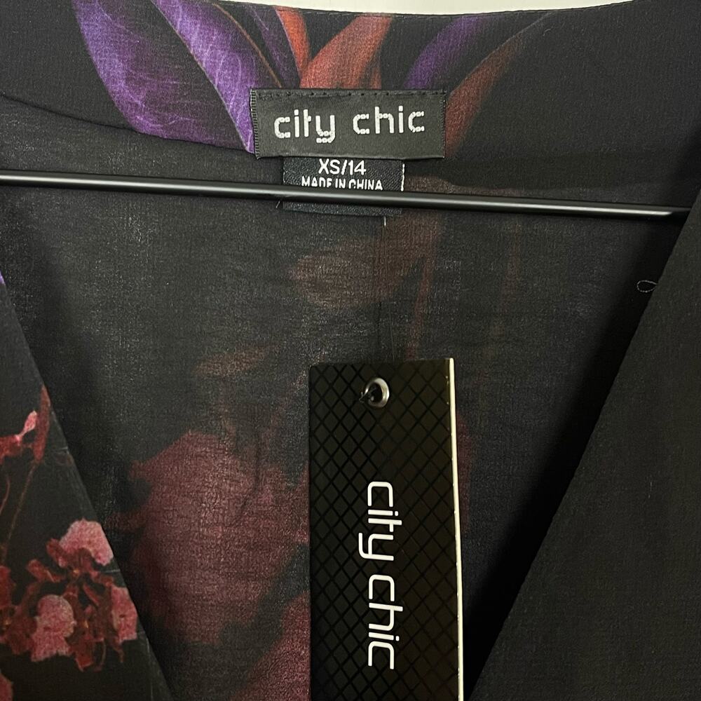 City Chic Perfect Rose Faux Wrap Top NWT Womens Plus Size 14 Black Floral V-Neck - Picture 6 of 8